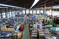 BC工場。青銅製品の加工・組立・梱包を行っています。